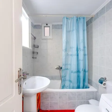 Backyard Art Hriszí Aktí Haniá