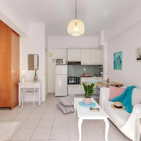 Backyard Art * Chania (Crete)