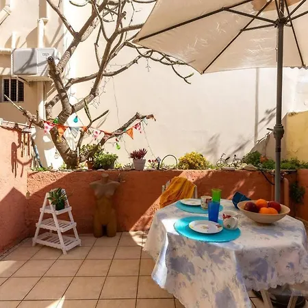 Backyard Art Apartment