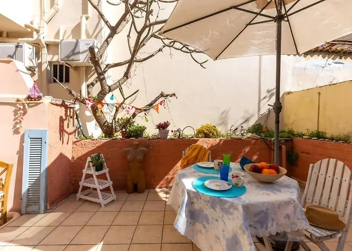 Backyard Art Apartment